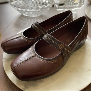 Clark’s Women’s Brown Shoes Sz 11